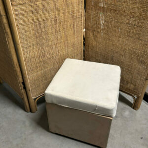 POUF EN BOIS